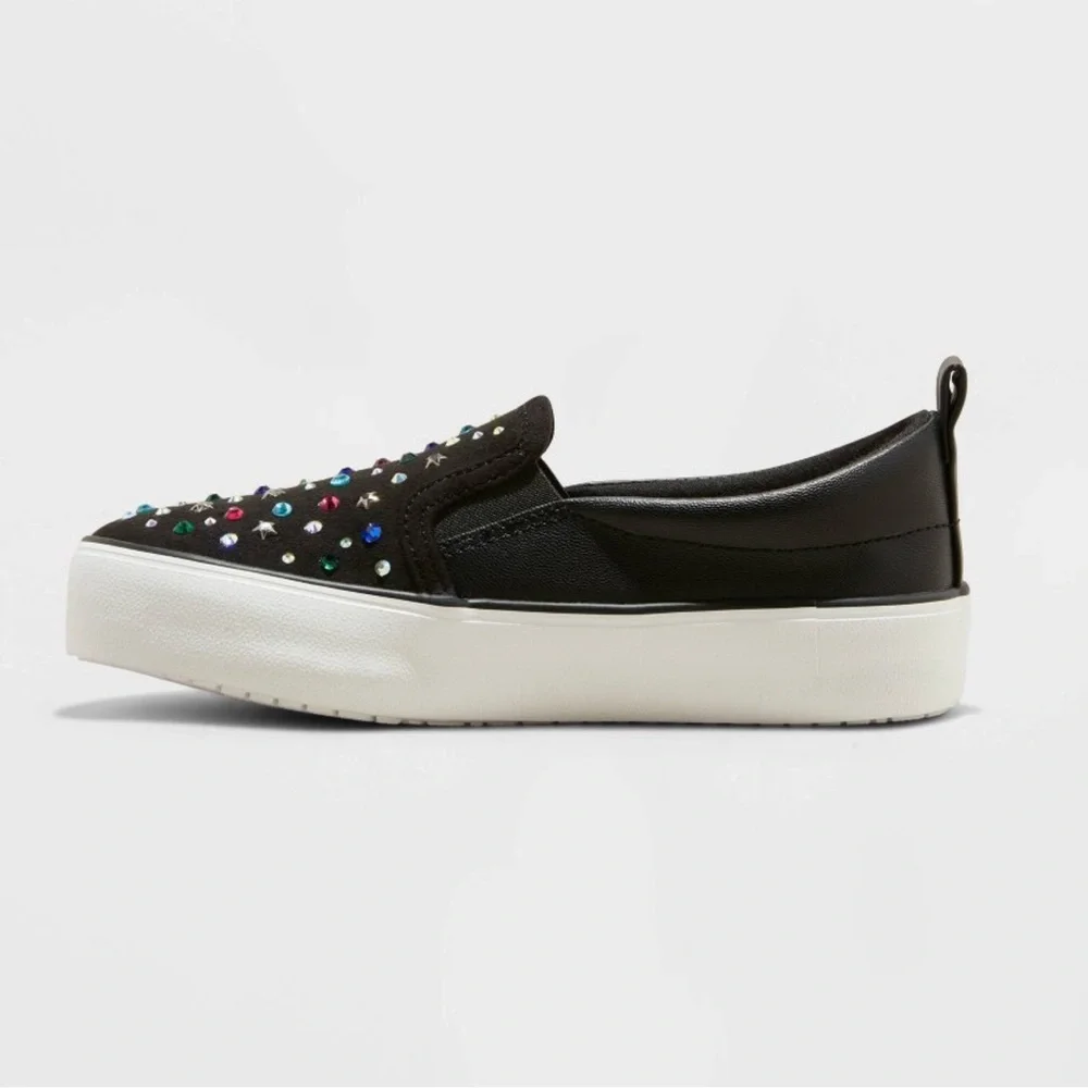 ✨BNWT - Art Class Kids Hanna Slip-On Sneakers - Black - size 3✨